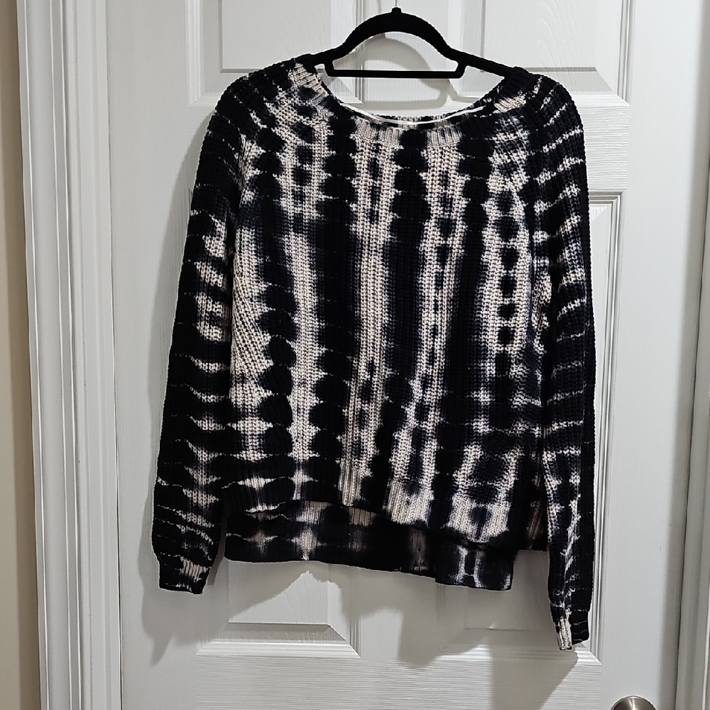 INC International Concepts Black and White Boxy Long Sleeve Sweatshirt